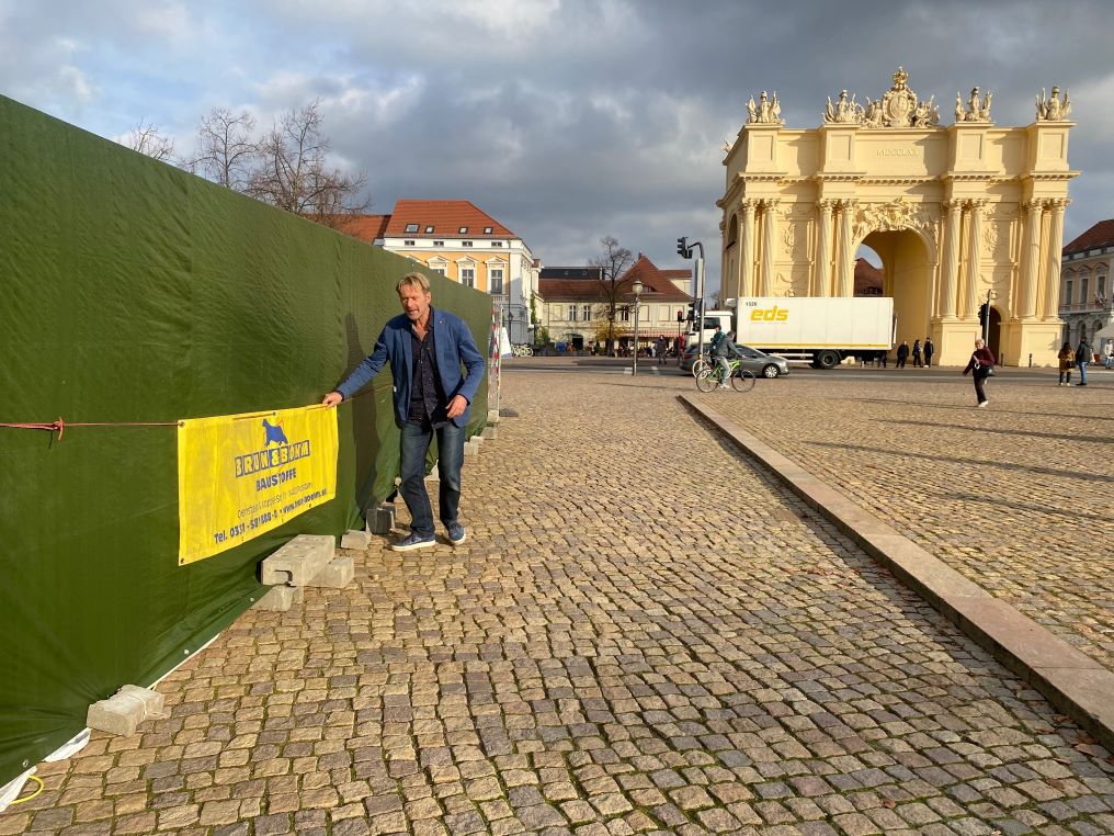 Demokratiedenkmal tl_files/B+B-2013/img/Nachrichten/Demokratiedenkmal4.jpg