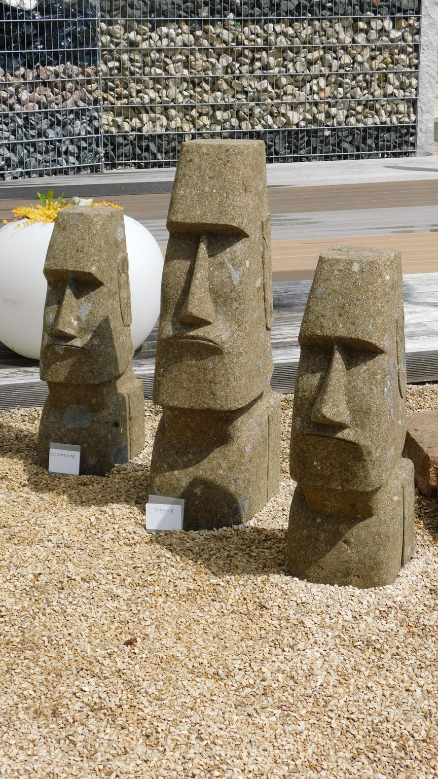 Skulpturen Köpfe 3er tl_files/B+B-2013/img/Nachrichten/Skulpturen Köpfe 3er.jpg